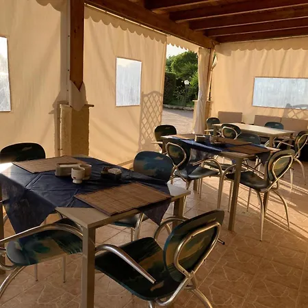 Sterlizia Couette-café Santa Maria la Palma
